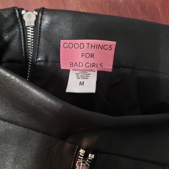 VIXEN by Micheline Pitt Good Things for Bad Girls Vegan Leather Black Shorts Med - Picture 7 of 11